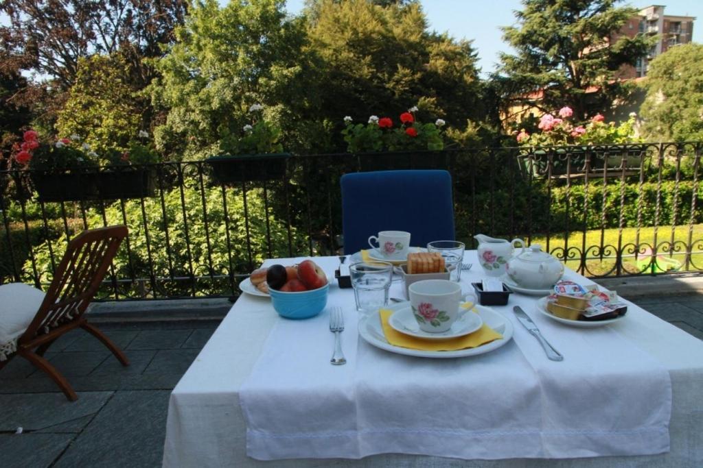 Lisander B&B Suite And Terrace Сереньо Экстерьер фото